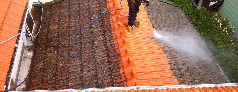 Nettoyage et demoussage de toiture à Pontault-Combault (77340) en Seine-et-Marne (77)