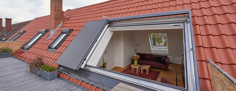 Pose de fenêtre de toit Velux à Pontault-Combault (77340) en Seine-et-Marne (77)